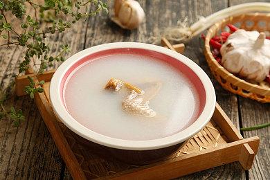 好评作品《大教堂》前传《大教堂：乌鸦的诅咒》公布